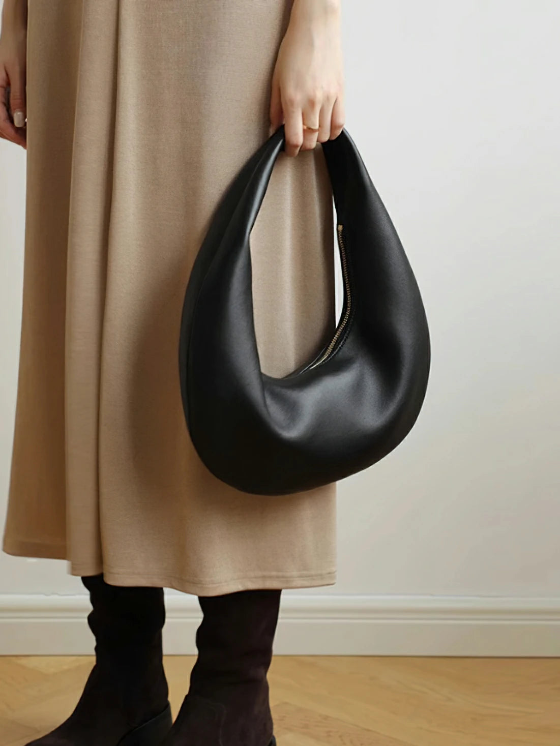 Meniscus cloud handbag