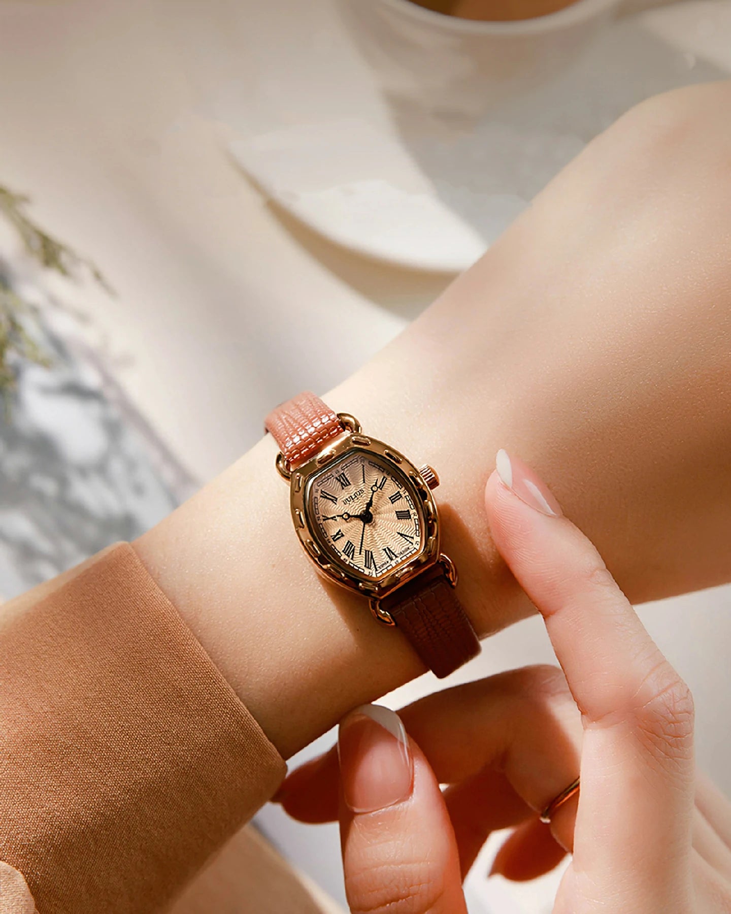 Mini Barrel Vintage Square Watch