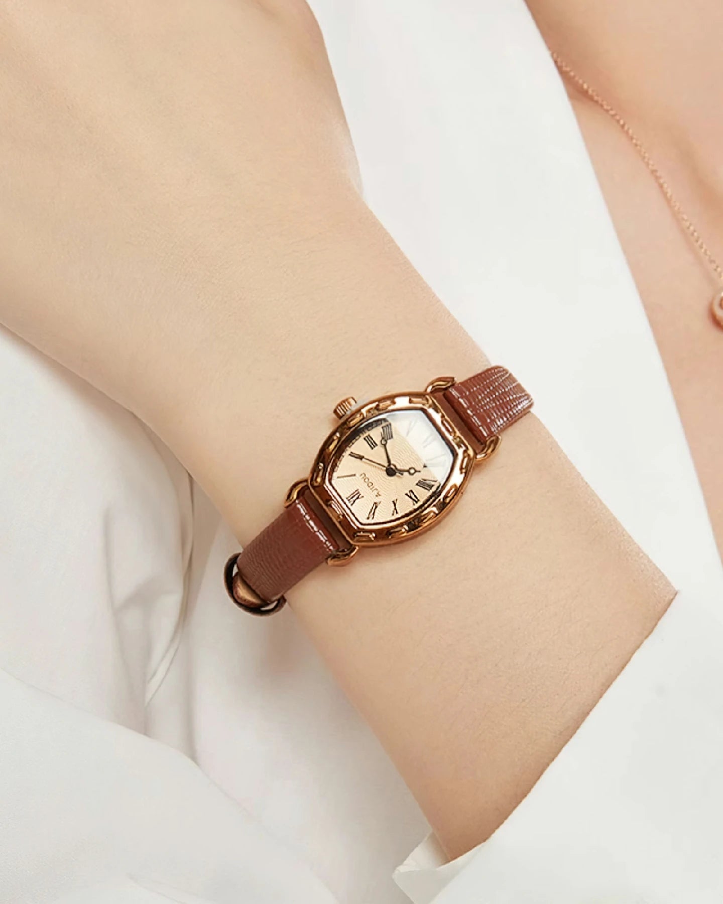 Mini Barrel Vintage Square Watch